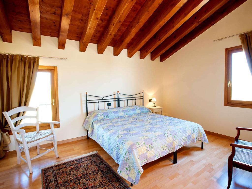 Agriturismo Crocerone Μπασάνο Ντελ Γκράπα Δωμάτιο φωτογραφία